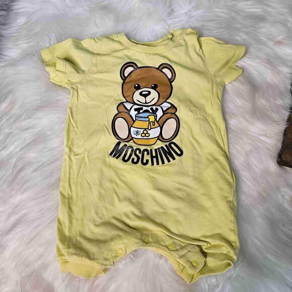 Moschino Baby Yellow Teddy Bear Graphic Onesie Unisex Short Sleeve 3-6 Months - Picture 1 of 11